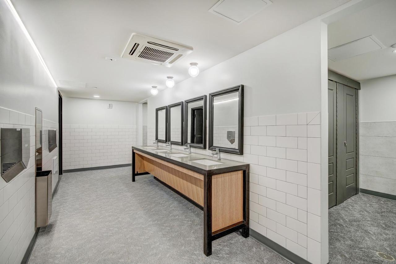 The Block Hotel & Commons Silverthorne Room photo
