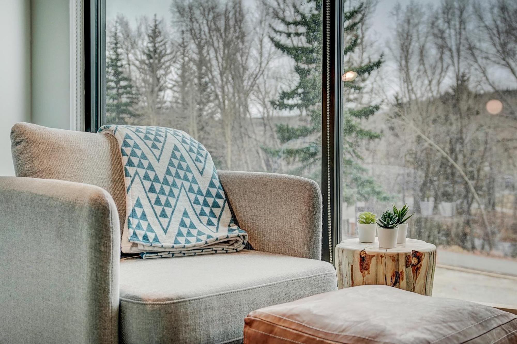 The Block Hotel & Commons Silverthorne Room photo