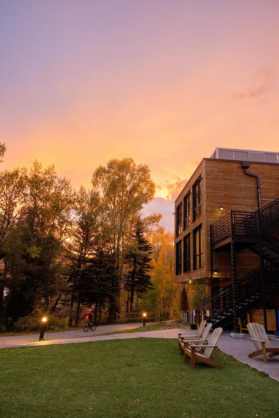 The Block Hotel & Commons Silverthorne Exterior photo