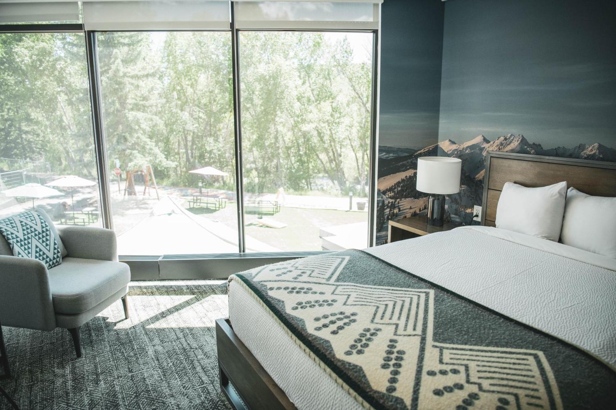 The Block Hotel & Commons Silverthorne Exterior photo